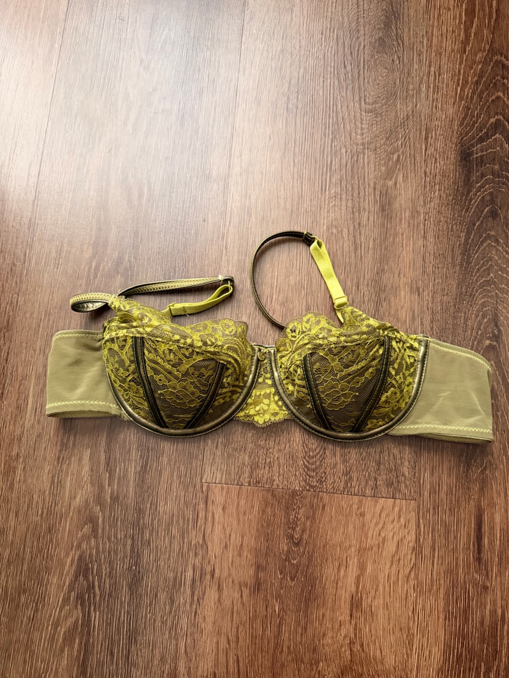 Adore me Paloma Contour Bra green 36B new without tags